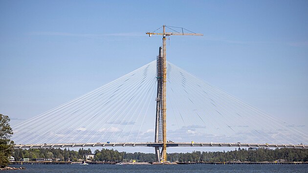 Most Kruunuvuori v Helsink�ch (1. �ervna 2025)