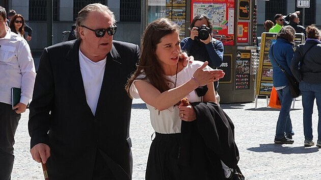 G�rard Depardieu a Magda Vavru�ov� (Praha, 26. dubna 2026)