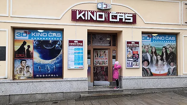 Karlovy Vary sinemanın festivale kalmasını istiyor, yeni kiracı arıyor