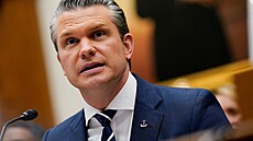 Americký ministr obrany Pete Hegseth vypovídá p�ed Výborem pro ozbrojené slo�ky...