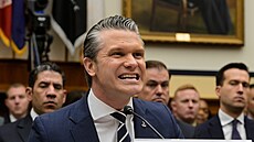 Americký ministr obrany Pete Hegseth vypovídá p�ed Výborem pro ozbrojené slo�ky...