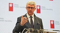 Ministr pr�myslu a obchodu Karel Havlí�ek (ANO) na tiskové konferenci vlády....