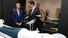 Premiér Andrej Babi� na náv�t�v� ve spole�nosti Siemens v n�meckém Forchheimu....