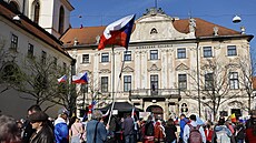 Vládní hnutí SPD v Brn� uspo�ádalo protest proti konání kv�tnového...