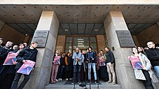 Odbory �eského rozhlasu vyhlásili vstup do �asov� neomezené stávkové...