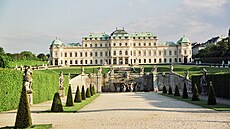 Barokní komplex dvou palác�, koníren, oran�érie a rozsáhlého parku Belveder,...
