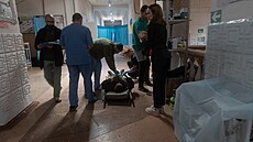Sv�t je v krizi, pardubické firmy proto dají více pen�z na pomoc