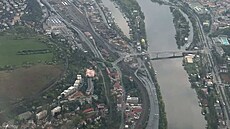 Dvorecký most o�ima �tená�� deníku Metro