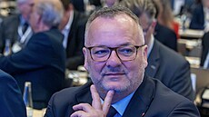Celostátní sn�m Hospodá�ské komory �R (HK). Na snímku ministr dopravy Ivan...