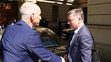 Ú�ad vlády �eské republiky. Generální �editel �T Hynek Chudárek (vpravo) a...