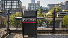 Plynový gril Weber Spirit Stealth má 4 výkonné ho�áky.