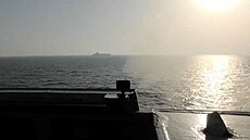 Záb�r na nákladní lo� M/V Touska plující pod íránskou vlajkou, zatímco...