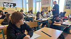 U�itel v této metod� není ten, kdo hledá a upozor�uje na chyby, ale vede...