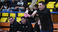 Trenér Opavy David Zach ve druhém �tvrtfinále.