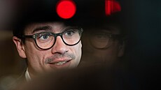 Vládo, dejte ruce pry� od �eské televize a �eského rozhlasu, �ekl ve Sn�movn� lidovecký poslanec Franti�ek Talí�