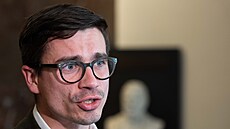 Vládo, dejte ruce pry� od �eské televize a �eského rozhlasu, �ekl ve Sn�movn� lidovecký poslanec Franti�ek Talí�