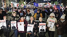 Tradi�ní pochod od budovy filharmonie k parlamentu. Demonstrace v tomto...
