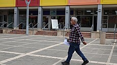 Zav�ené obchody a �koly b�hem stávky, kterou uspo�ádali obyvatelé Kirjat �mony...