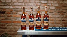 Nový Becherovka Tuzemský spojuje mnohaleté zku�enosti mistr� z Becherovky a...