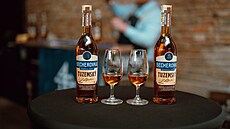 Becherovka Tuzemský vzniká v Karlových Varech z kvalitních ingrediencí a...