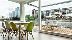 Bydlení na vod� je na prodej za 9,99 milionu korun. 