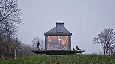 Autorem chaty nad bratislavským hradem Devín je studio Ark-Shelter. 