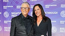 Bill Gates a Paula Hurdová na gala po udílení Breakthrough Prize v Santa Monice...