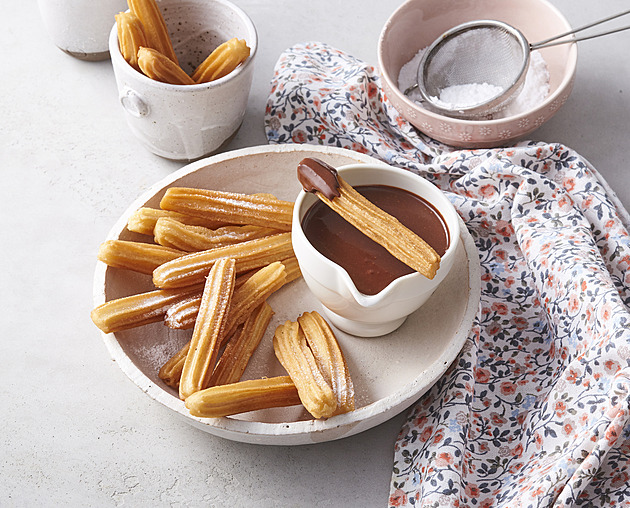Pravé domácí churros s čokoládou: Recept na křupavou španělskou specialitu