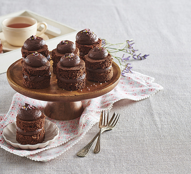 Čokoládové brownies kanapky s krémem: Luxusní mini dezert pro každou příležitost