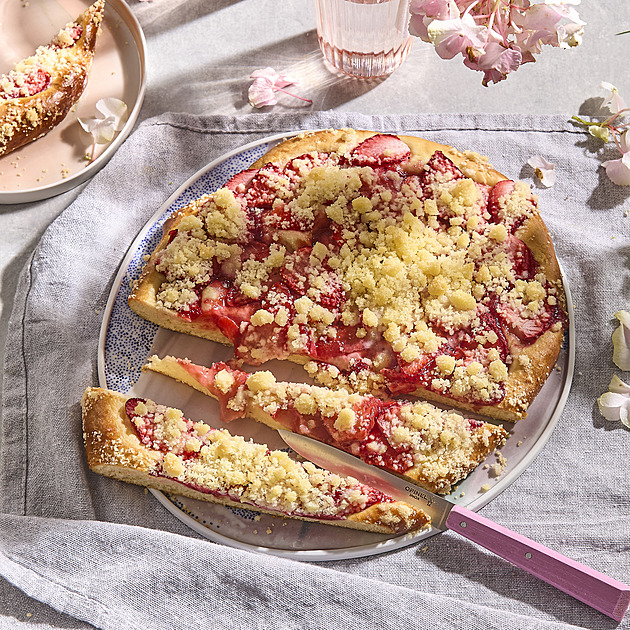 Nejlepší kynutý jahodový koláč s drobenkou: Tradiční recept od babiček
