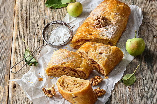Vláčný jablečný závin z jogurtového těsta: Jednoduchý recept, který se vždy povede