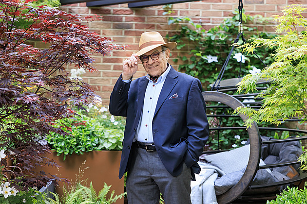 Hrál i padouchy, u detektiva Poirota zprvu váhal. Pak se David Suchet roli odevzdal Hrál i padouchy, u detektiva Poirota zprvu váhal. Pak se David Suchet roli odevzdal