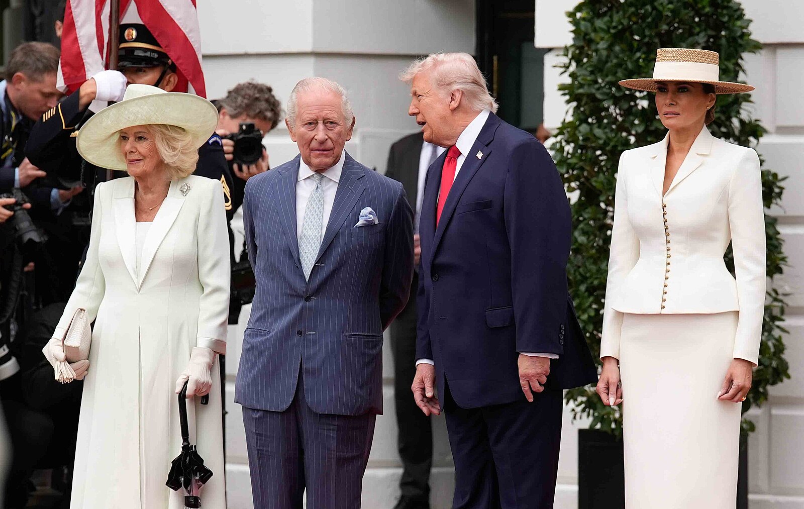 Okouzlení královským majestátem. Návštěva Karla III. v USA udělala z Trumpa na čas vřelého politika