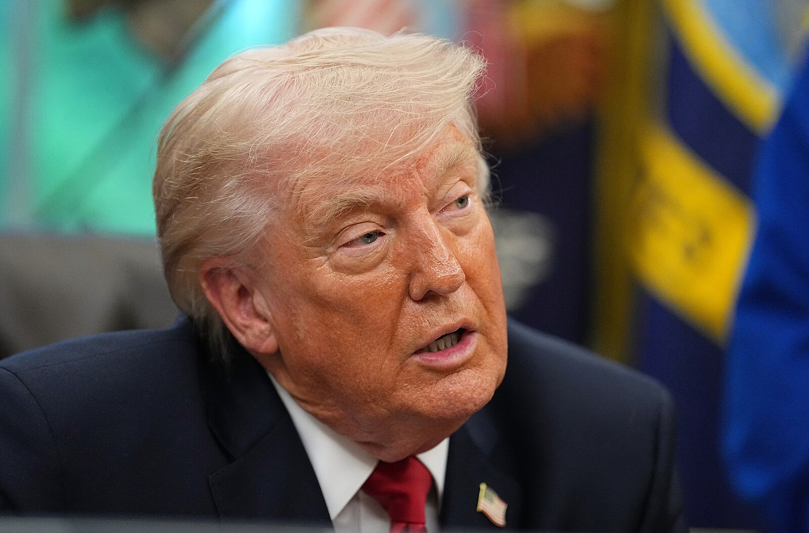 USA a Írán dospěly k dohodě, Trump dal pokyn otevřít Hormuz a ukončit blokádu