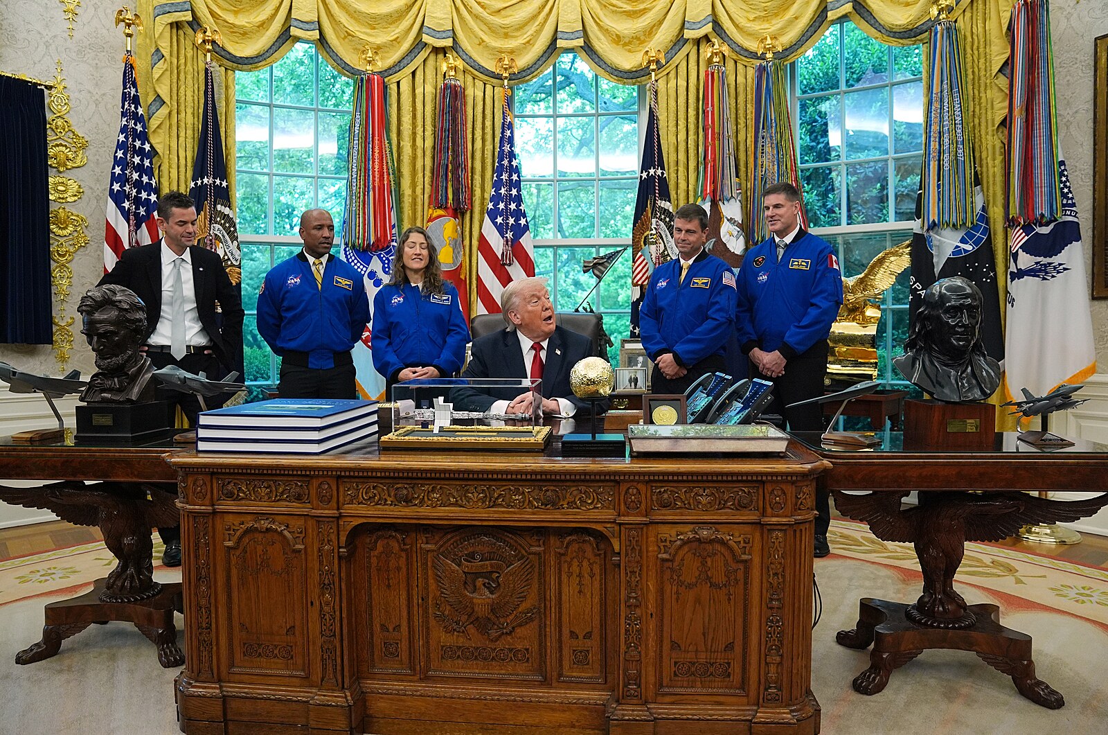 Trump si pletl Ukrajinu s Íránem. Je poražená, přišla o 159 lodí, řekl