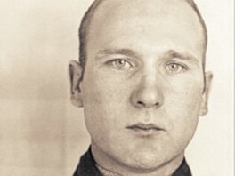 Tady máme Sama Shockleyho. Sed�l za únos, v�t�inu �asu za m�í�emi strávil v...