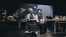 Tomá� Havlínek, Lucie Trmíková a David Pracha� v p�edstavení Tohle se stalo!