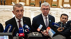 Nemáme prezidentský systém, hájí politici vládní koalce to, �e by se podle nich prezient Petr Pavel nem�l ú�astnit summitu NATO v Anka�e.