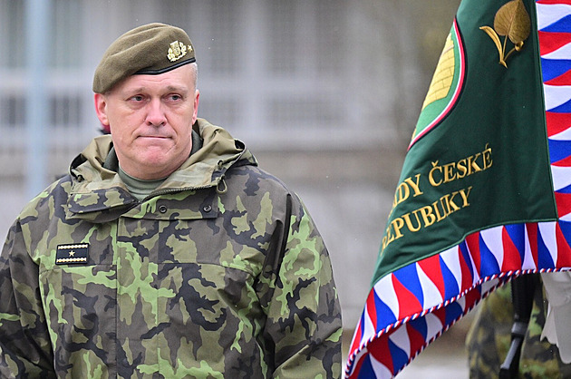 Kdo nahradí Řehku? Známe čtyři muže, kteří mohou stát v čele armády