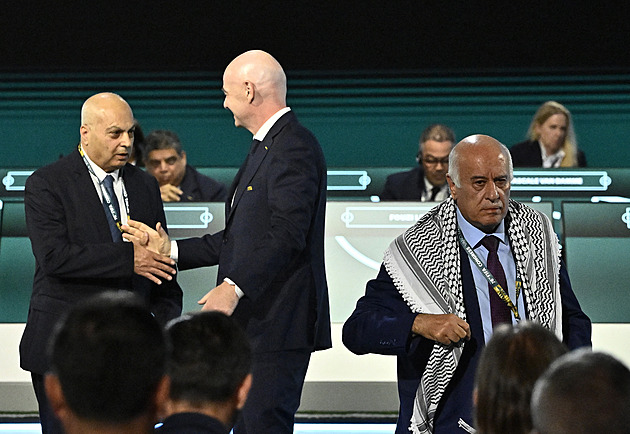 Infantinův trapas. Bafuňáře Izraele a Palestiny vybízel k podání rukou marně