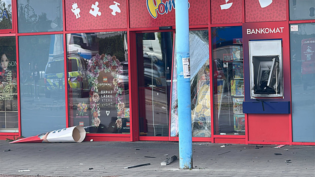 Policie objasnila případ odpáleného bankomatu v Kunraticích. V Rumunsku zadržela tři cizince