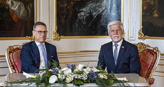 Finský prezident se setkal s Babišem. Proberou obranu, pak promluví na konferenci
