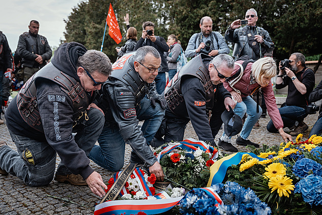 Foldynu zaskočila Okamurova schůzka se zbrojařem Strnadem, chce vysvětlení