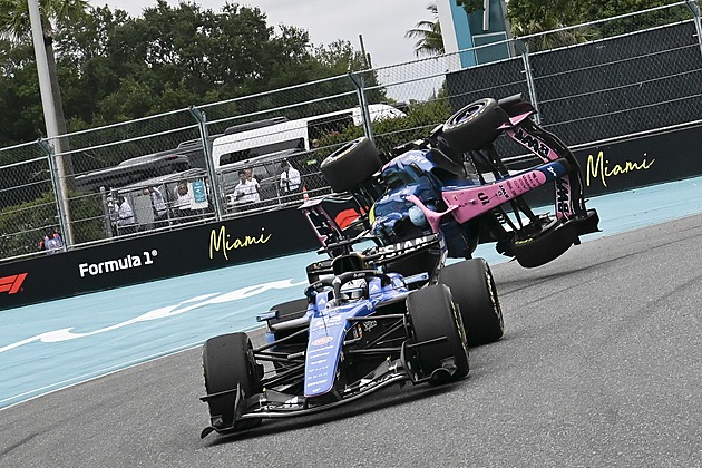 Otočka vzhůru nohama. Nemělo se stát, litoval Gasly smolné havárie v Miami Otočka vzhůru nohama. Nemělo se stát, litoval Gasly smolné havárie v Miami