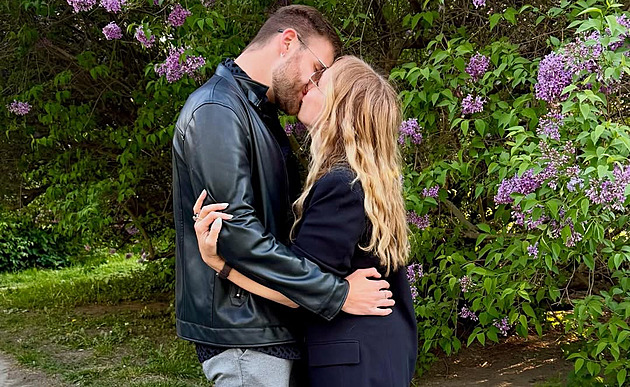 Vdova po Mekym je zamilovaná, Kateřina Žbirková ukázala o 31 let mladšího přítele Vdova po Mekym je zamilovaná, Kateřina Žbirková ukázala o 31 let mladšího přítele