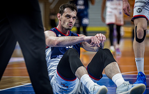 Nymburští rozebrali Ostravu třetí stovkou, v semifinále jsou i Pardubice. Brno se drží