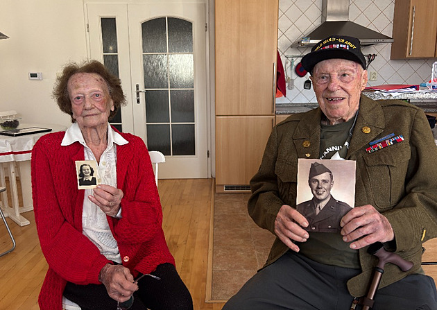 Do Česka přijedou američtí veteráni. Nejstaršímu je 105 let, vrací se i Harry Humason