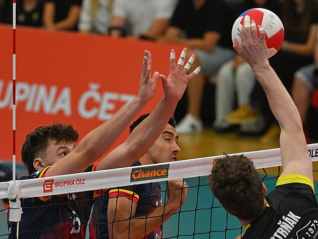 Voleybol: Karlovarsk'ın ekstra lig şampiyonluğuna yolculuğu nasıldı?
