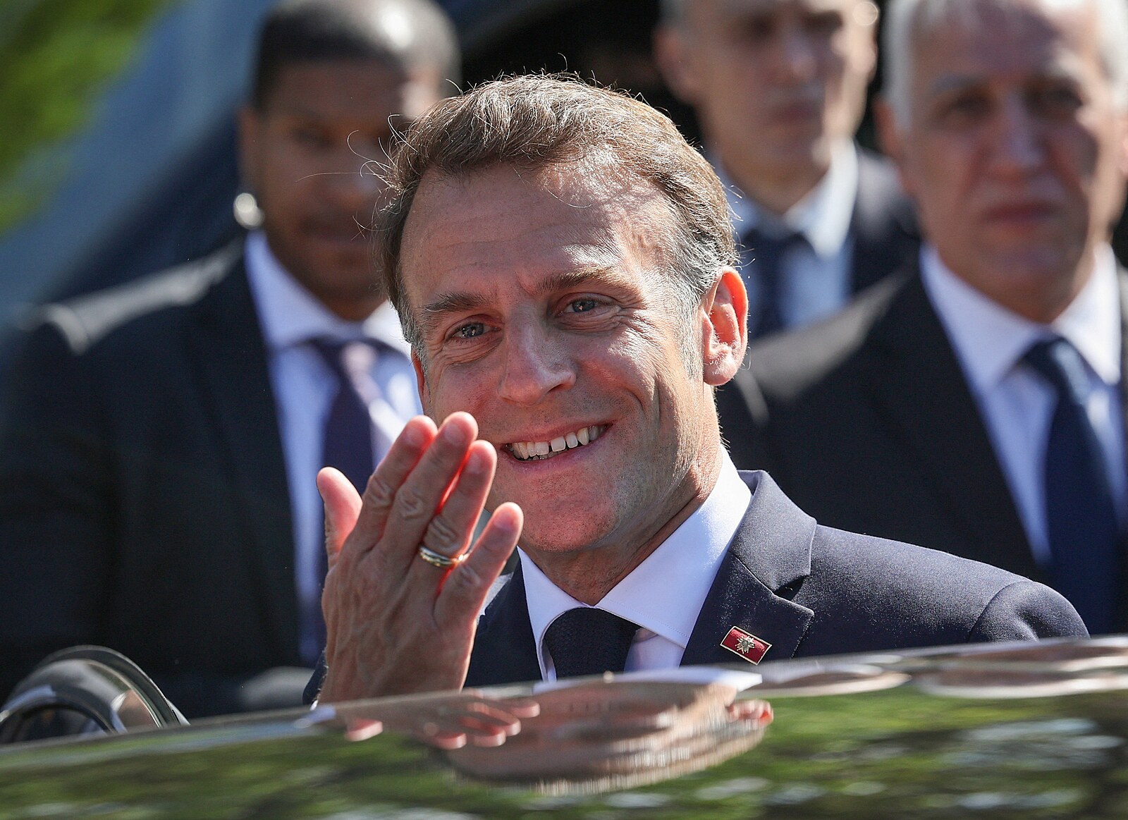 Macron na návštěvě Arménie zazpíval. Přidal se i tamní prezident a premiér