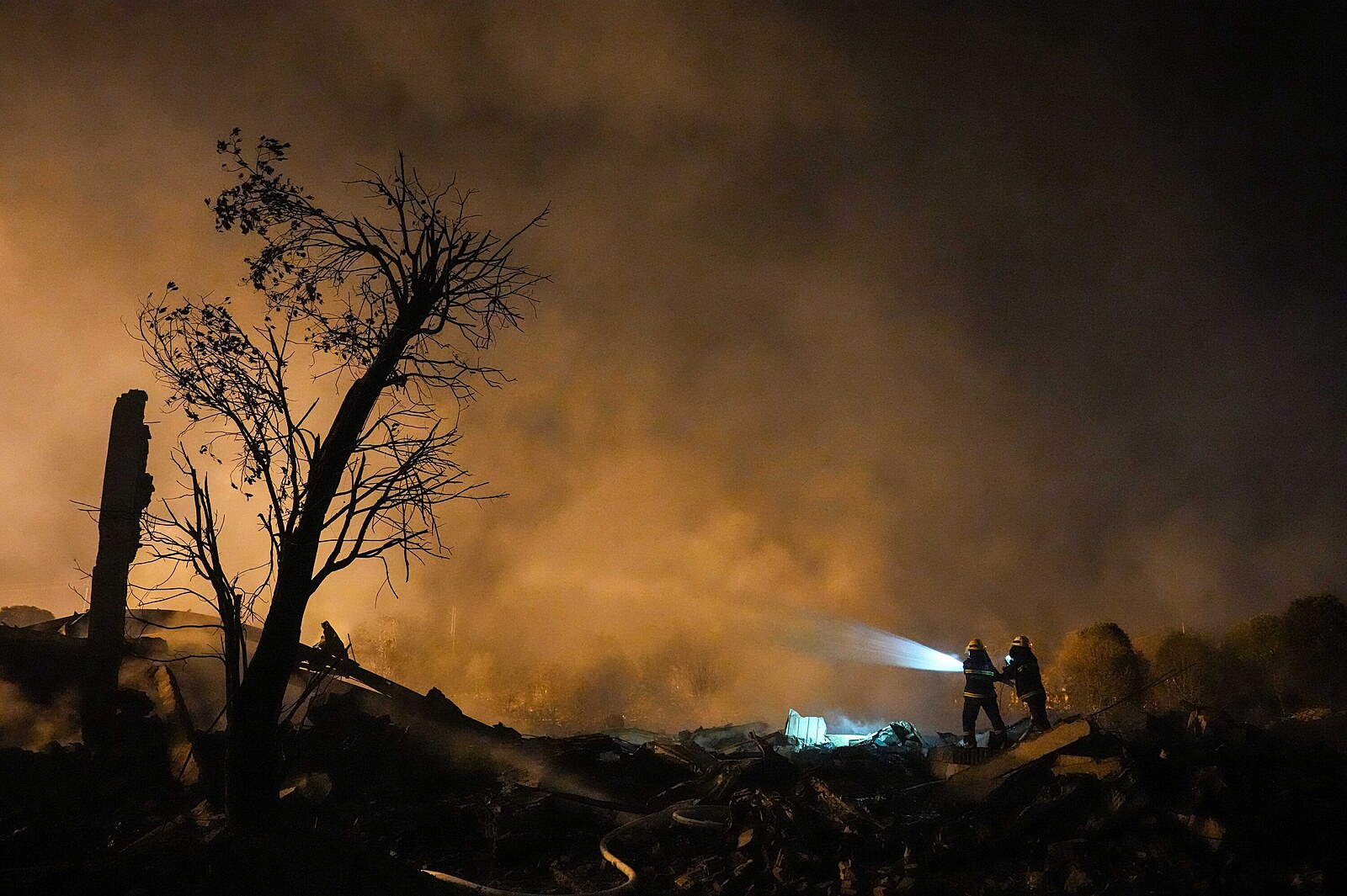 Výbuch v čínské továrně na pyrotechniku zabil 21 lidí. Podobná fabrika zabíjela už loni